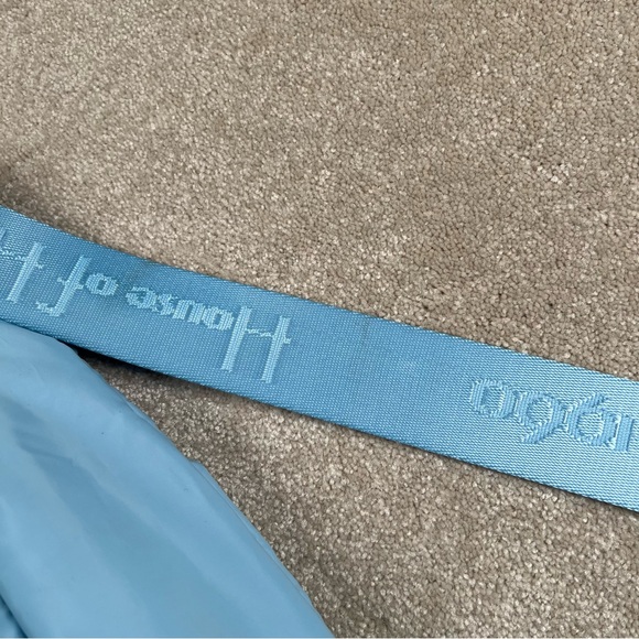 House of Harlow 1960 Crescent Moon Nylon Puffy Powder Blue Crossbody Bag - Picture 12 of 16